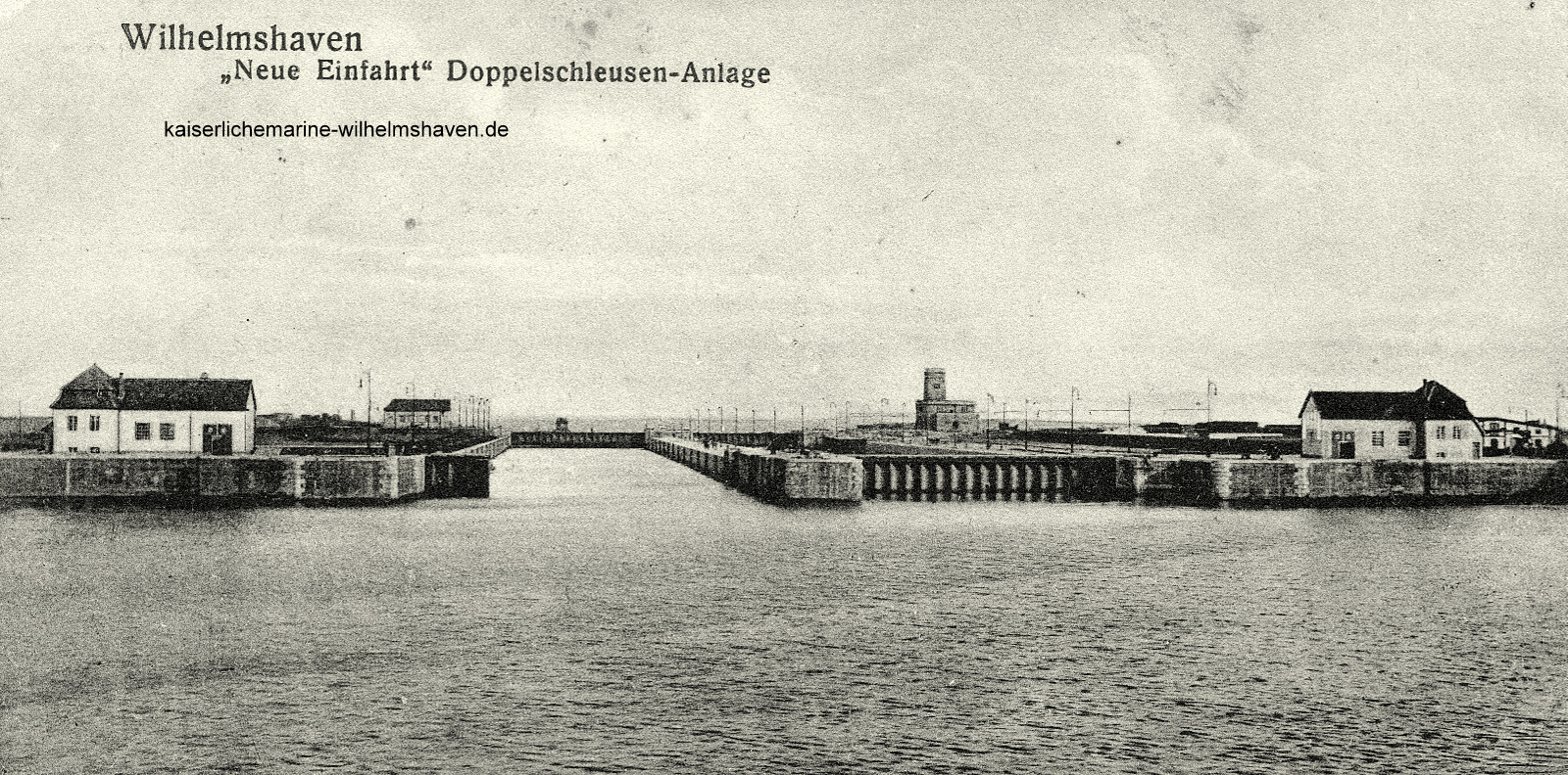 Ansicht von West, Ausrüstungshafen; mit geöffneter Nordkammer