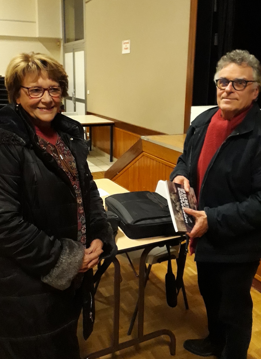 La présidente Chantal Gawlik accueille Paul Pouponnot pour sa conférence sur le rôle des femmes