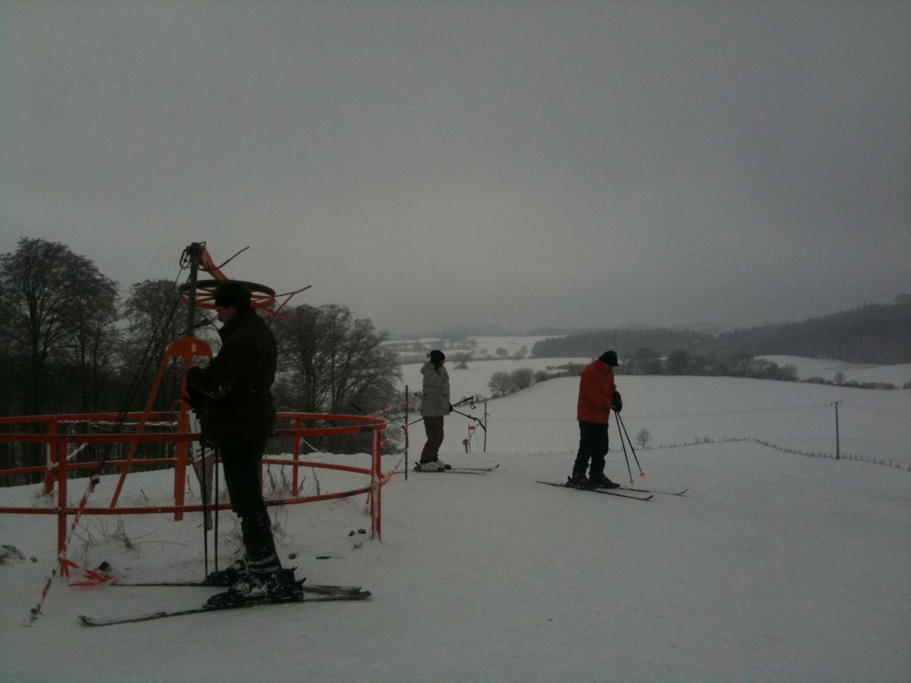 Fahren Sie Ski auf dem 167,4 Meter hohen Bungsberg,