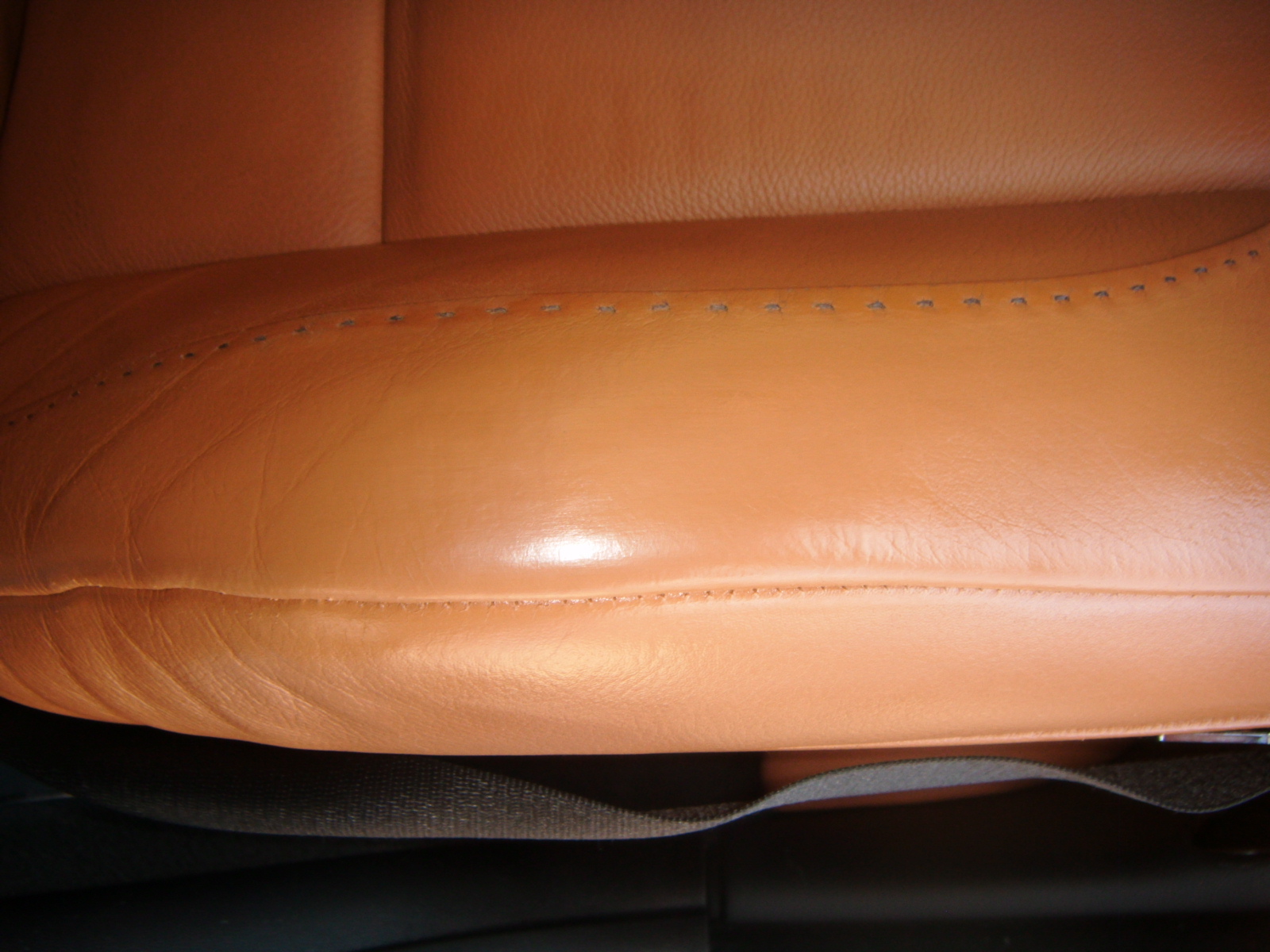 Autositz Nachher - Lederfärbung Autositz
