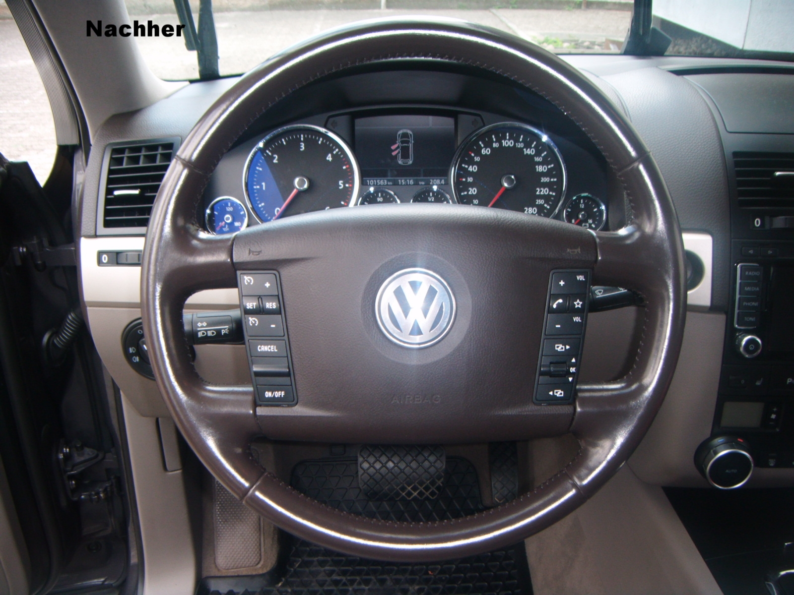 VW Leder Lenkrad Nachher  - Leder Lenkrad Lackierung