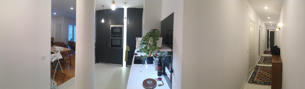 Estado: Reformado. Panorámica cocina y pasillo