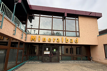 Eingang Mineralhallenbad Beilstein