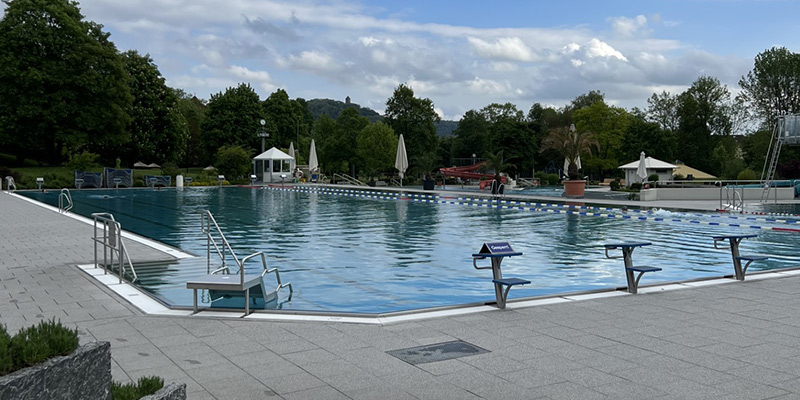 50 Meter Schwimmbecken