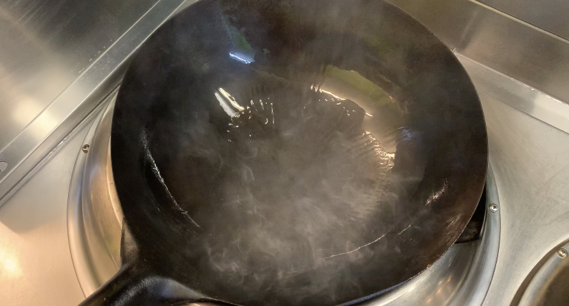 炒飯を美味しく作る３/煙はシグナル！