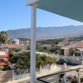 Unglaublicher Blick vom Balkon in die Berge von Teneriffa