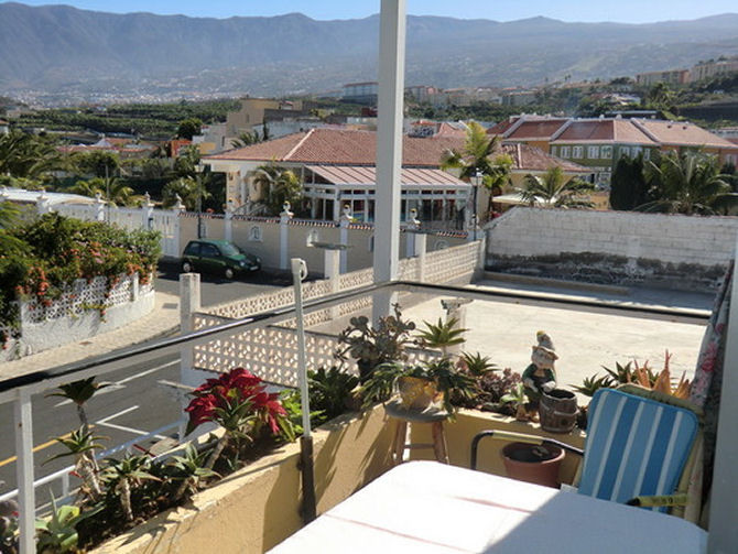 Freundliche Eckferienwohnung in Puerto de la Cruz auf Teneriffa mit Teide - Blick zu mieten.