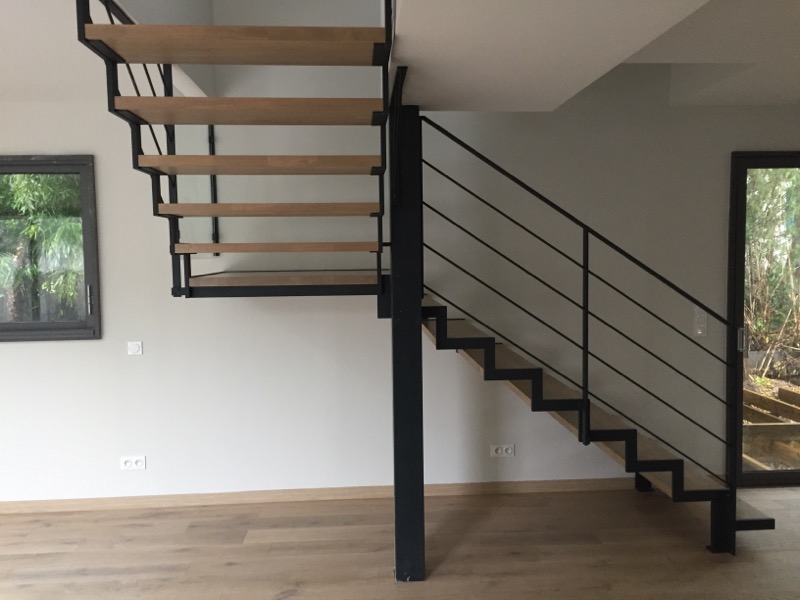 Escalier 1/4 tournant avec palier. Montpellier, Hérault (34)