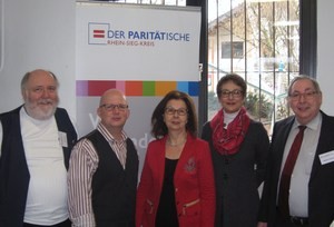 Auf dem Bild von links nach rechts: Udo Haak (Paritätische), Martin Dohmstreich (Gesundheitsagentur) Renate Frohnhöfer, Bettina Breuer (Gesundheitsagentur), Wilhelm Franken (Vorsitzender des Paritätischen im Rhein-Sieg-Kreis)