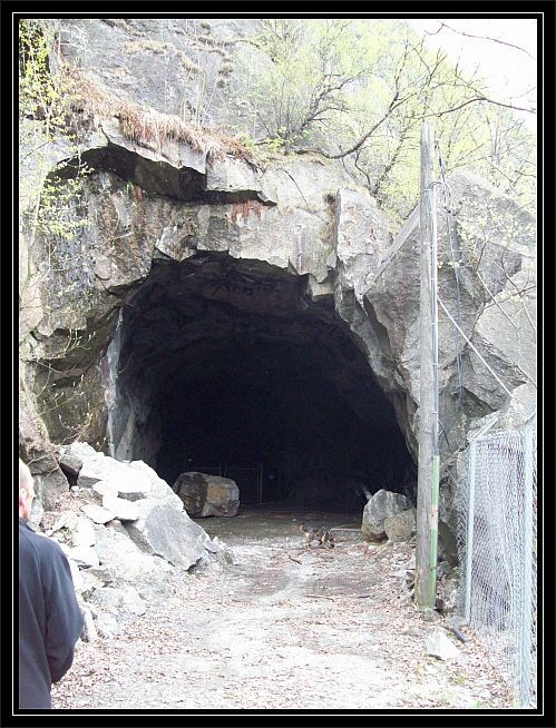 Eingang zum alten Tunnel..