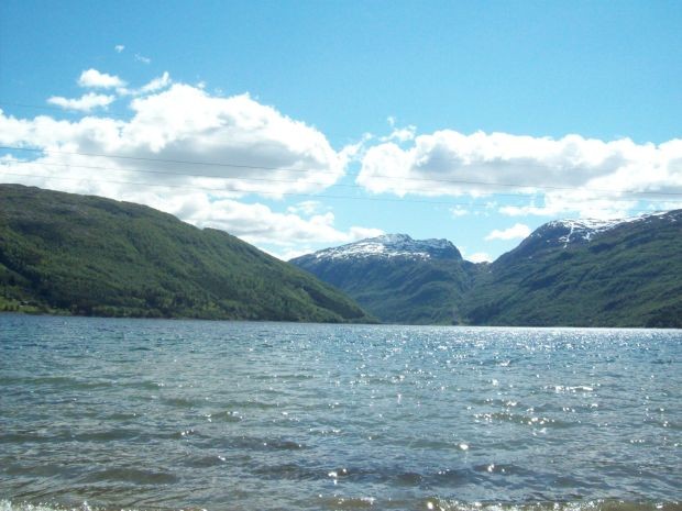 ..den doch sehr grossen Røldalsvatnet