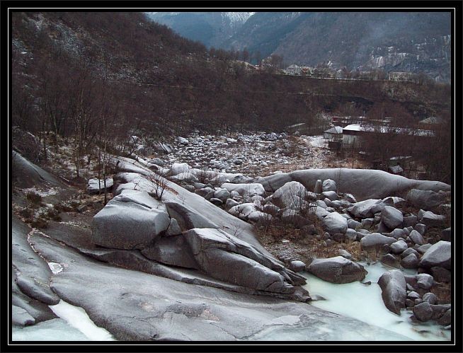 Blick hinab ins Flussbett