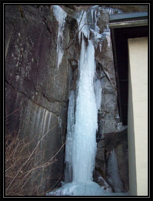 ein Eisgebilde unweit des Tunnels Richtung Odda in Tyssedal