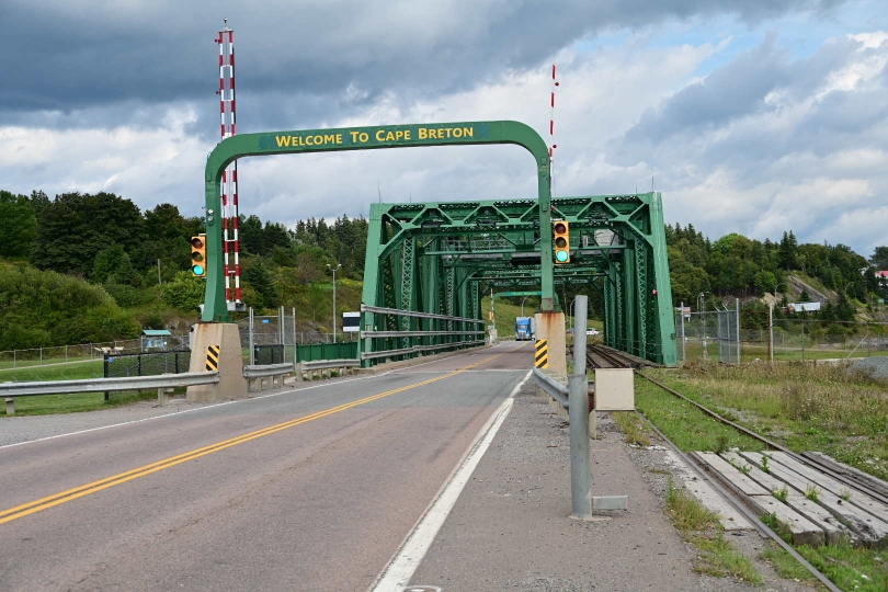 Über diese kleine Brücke möchte Google keine Radfahrer lassen - das Rätsel warum nicht, werde ich wohl nie auflösen