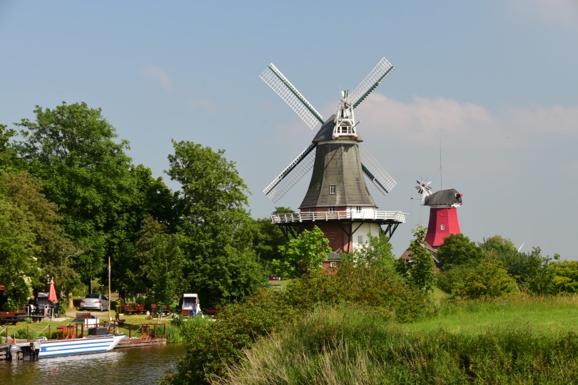 Mit gleich zwei Windmühlen, na gut, 1 1/2