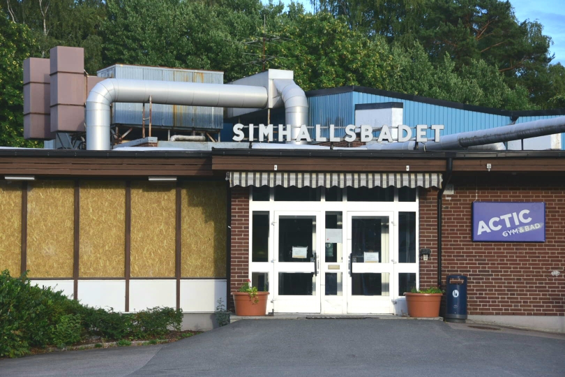 Der Ort meiner ersten und einzigen "internationalen Schwimmwettkämpfe", die Schwimmhalle von Hässleholm. Auch schon reichlich in die Jahre gekommen und wird zz. saniert