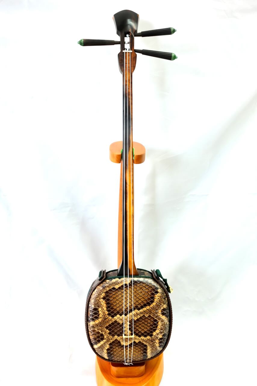 オーダー三線 兵庫県KT様 カミゲン黒木天川杢与那城型三線 #6誕生