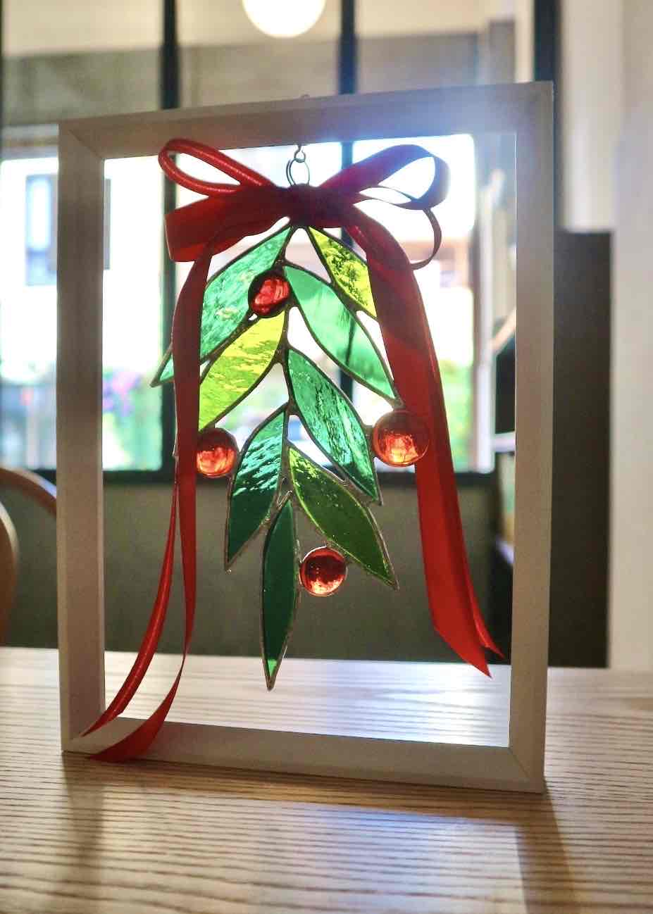 Stained glass 1 Day lesson for Christmas＊11.10 (Sun)PM1:00-5:00【ステンドグラスでつくるクリスマスオーナメント一日講座】会場:よみうりカルチャー高槻
