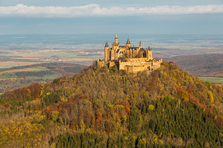 Burg Hohenzollern im Herbst.