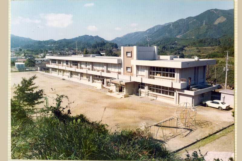 ⑬昭和４８年建築の現加太小学校校舎