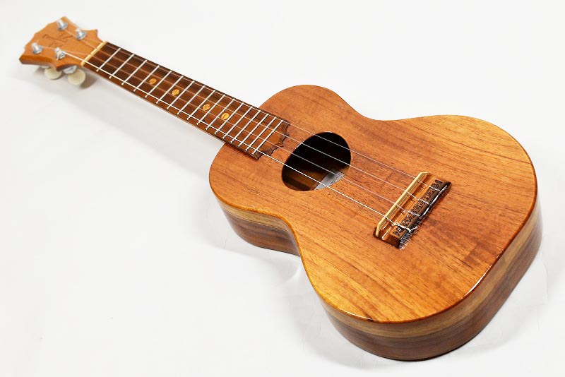 レア ハワイ レフア コンサートウクレレ  USA製ケース付 レア ハワイ レフア コンサートウクレレ USA製ケース付