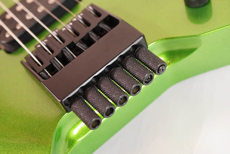 Kiesel vader ヘッドレス ギター ケース付き Kiesel Vaderのお話。 | Nico-nico Guitars Blog