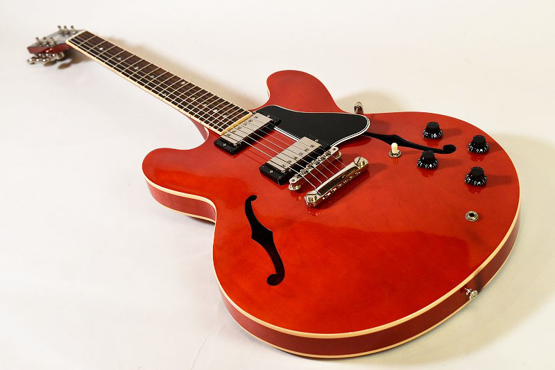 レッド系国内初の直営店 美品 Gibson Custom Shop ES-335 Dot プレーン 