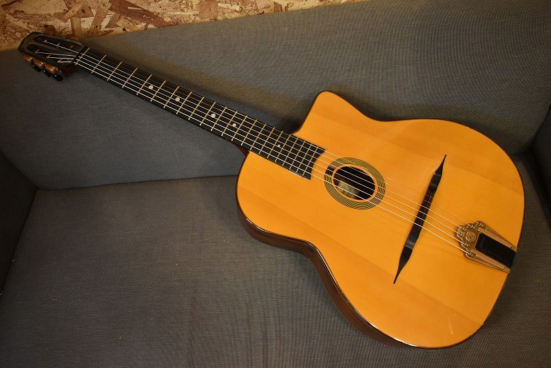 J.CASTELLUCCIA NUAGES マカフェリギター Nuages – J Castelluccia Paris