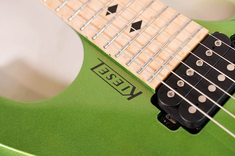 KIESEL CUSTOM GUITAR V6 VADER HEADLESS ELECTRIC GUITAR