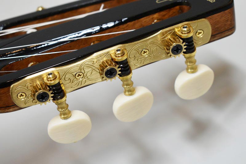 AT Guitars #152 Petite Bouche Special - guitarshoptantan