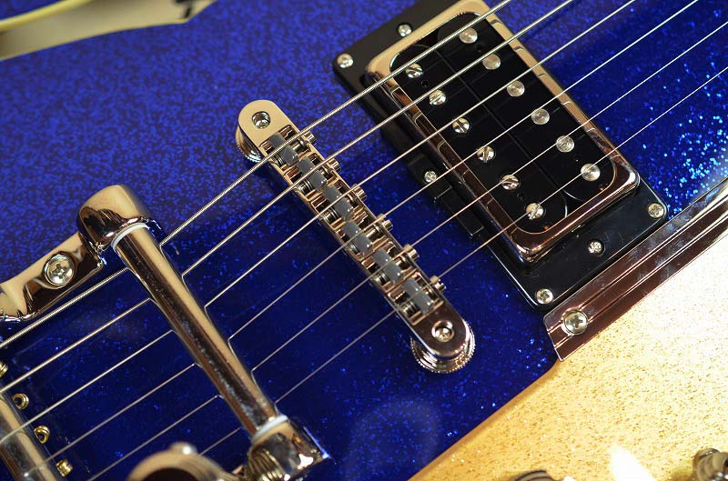ギター Duesenberg Starplayer TV Blue Sparkle The Guitar Sanctuary | Duesenberg Guitars | Starplayer TV