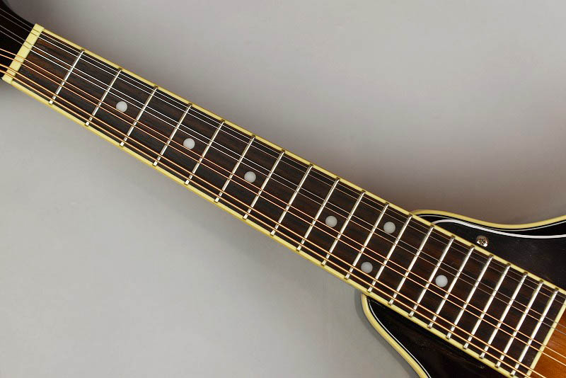 BLANTONのマンドリン「BM-20A」 NEW/Blanton BM-20A A-model Mandolin@gutiarshoptantan - YouTube