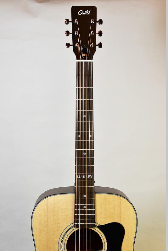 レゲエの神様「ボブ・マーリー」愛用モデルのアコギが特別デザインで