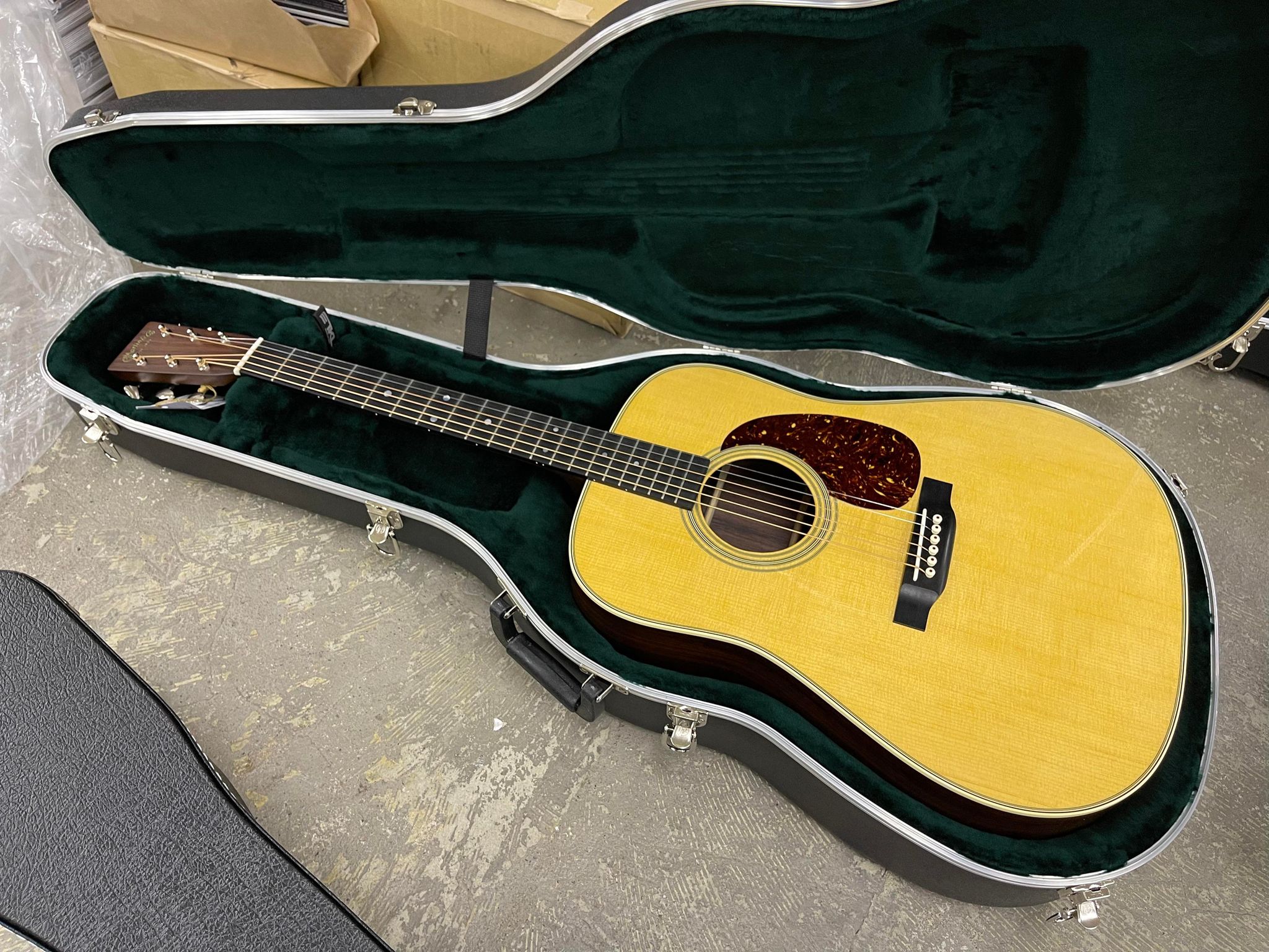 ☆選定品入荷!☆MARTIN D-28Standard&000-18Standard