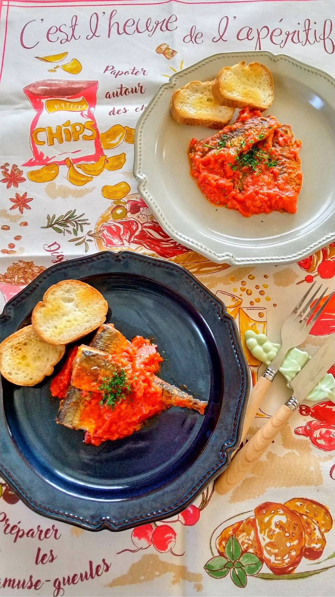 青魚のハリッサトマト煮