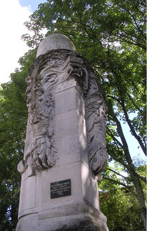La colonne commémorative de la bataille de Buzenval 19 janvier 1871 MP 30juillet 2007