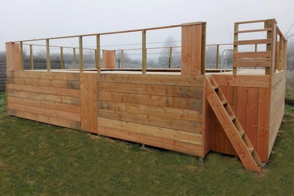 Habillage d'une piscine extérieure