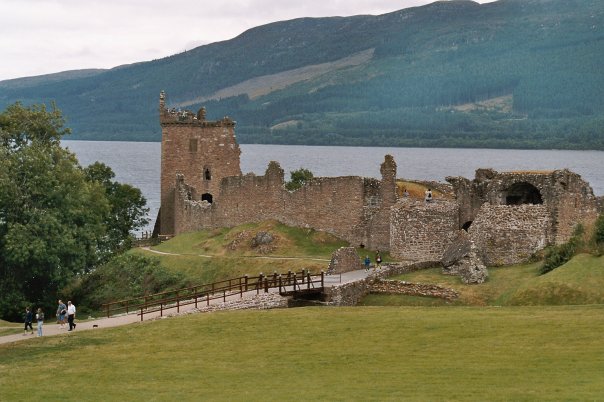 Urhal Castle am Loch Ness
