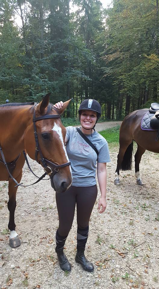 Angi mit meinem direkten Boxennachbarn Special