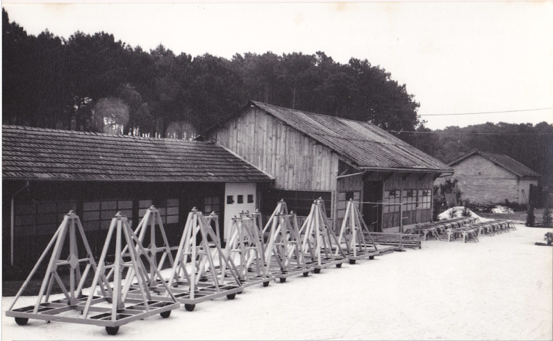 Bâtiment des ateliers des services techniques pour les chaudronniers et les ajusteurs-monteurs.