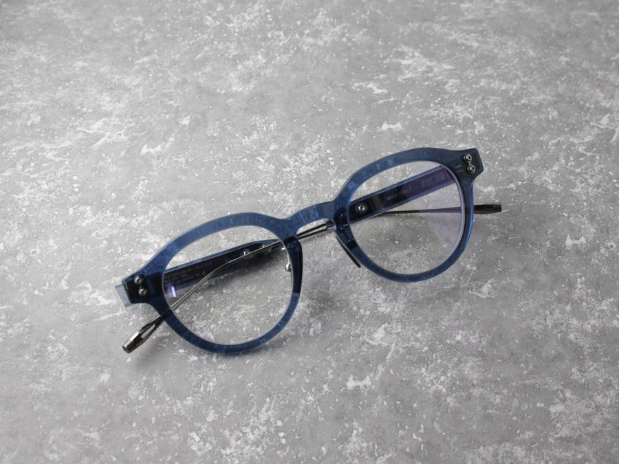 WiseThree/AKX-520　Color : Crystal Blue / D BLU-BLK