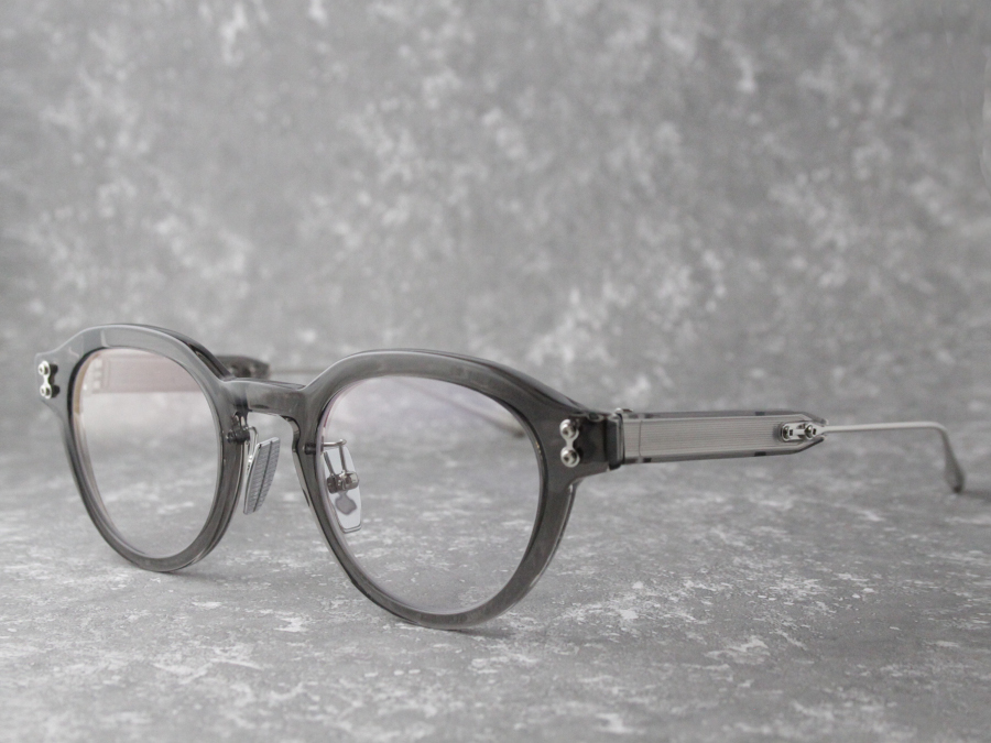 WiseThree/AKX-520　Color : Crystal Dark Grey / B GRY-PLD