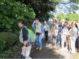 10月24日牧野ケ池緑地で名古屋市青少年参画フォーラムのご指導により、荒廃した竹林や生存が脅かされる動植物を観察しました。