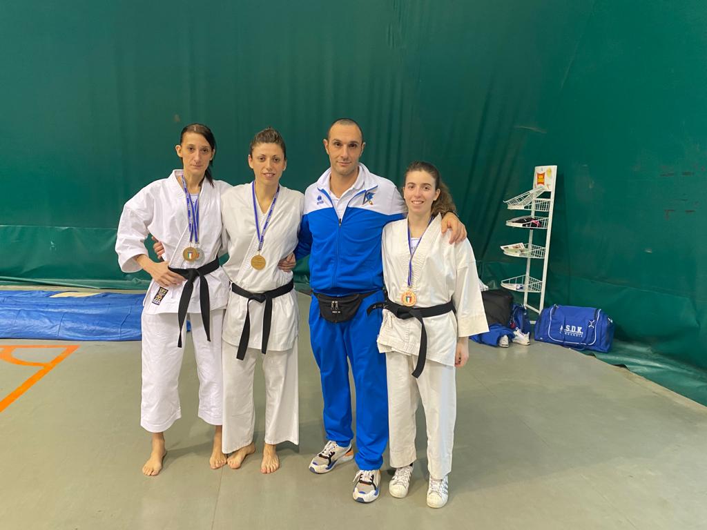 ATLETE CON SCUTARO DANIELE