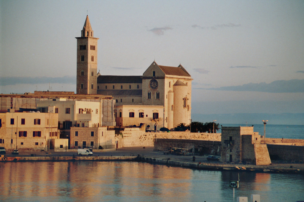 Trani, Kathedrale im Morgengrauen