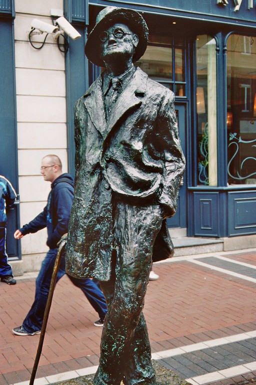 Dublin, North Earl Street, Denkmal für James Joyce (Bildhauerin: Marjorie Fitzgibbon)