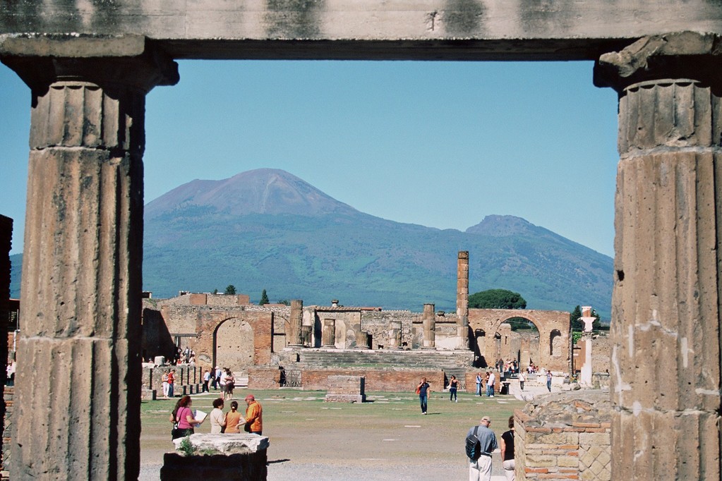 Pompeji, Blick vom Forum auf den Vesuv