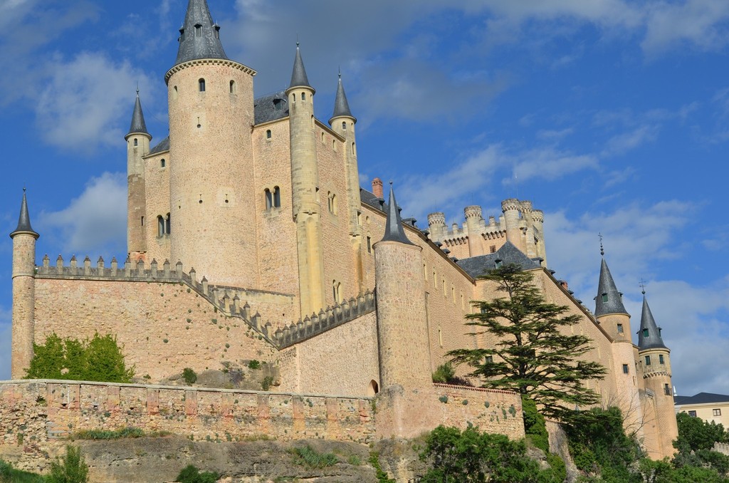 Segovia, Alcázar (12.-16. Jh., Ansicht von Südwesten)