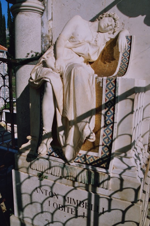 Orebič, Friedhof des Franziskanerklosters, Grabmal der Mimbelli