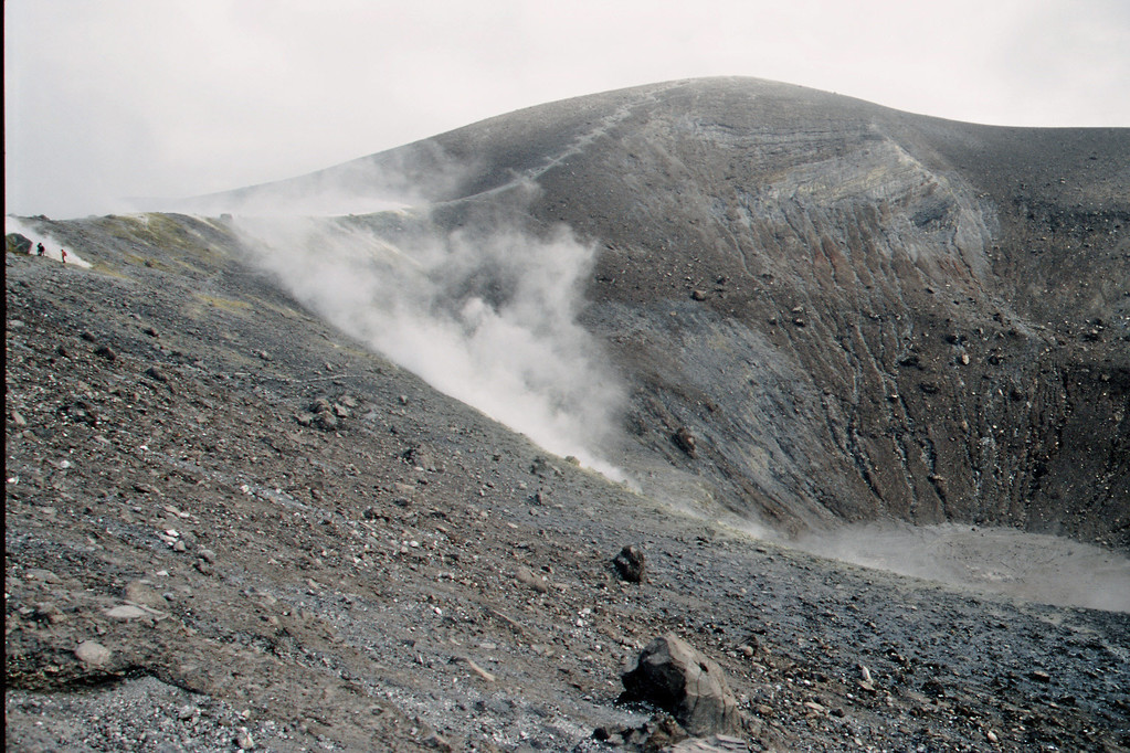 Volcano, Großer Krater